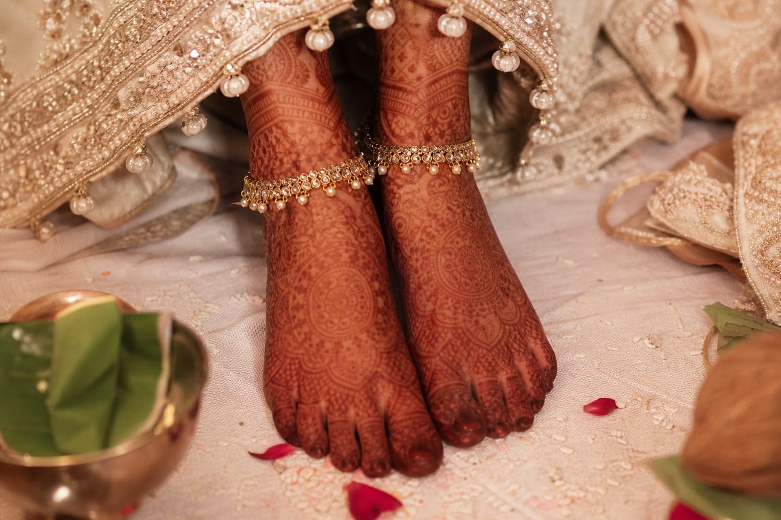 Bridal mehandi design on Indian bride's feet